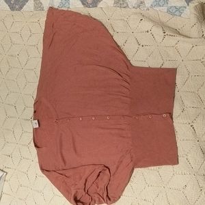 Cute Cabi flutter sleeve light sweater, dusty rose color
